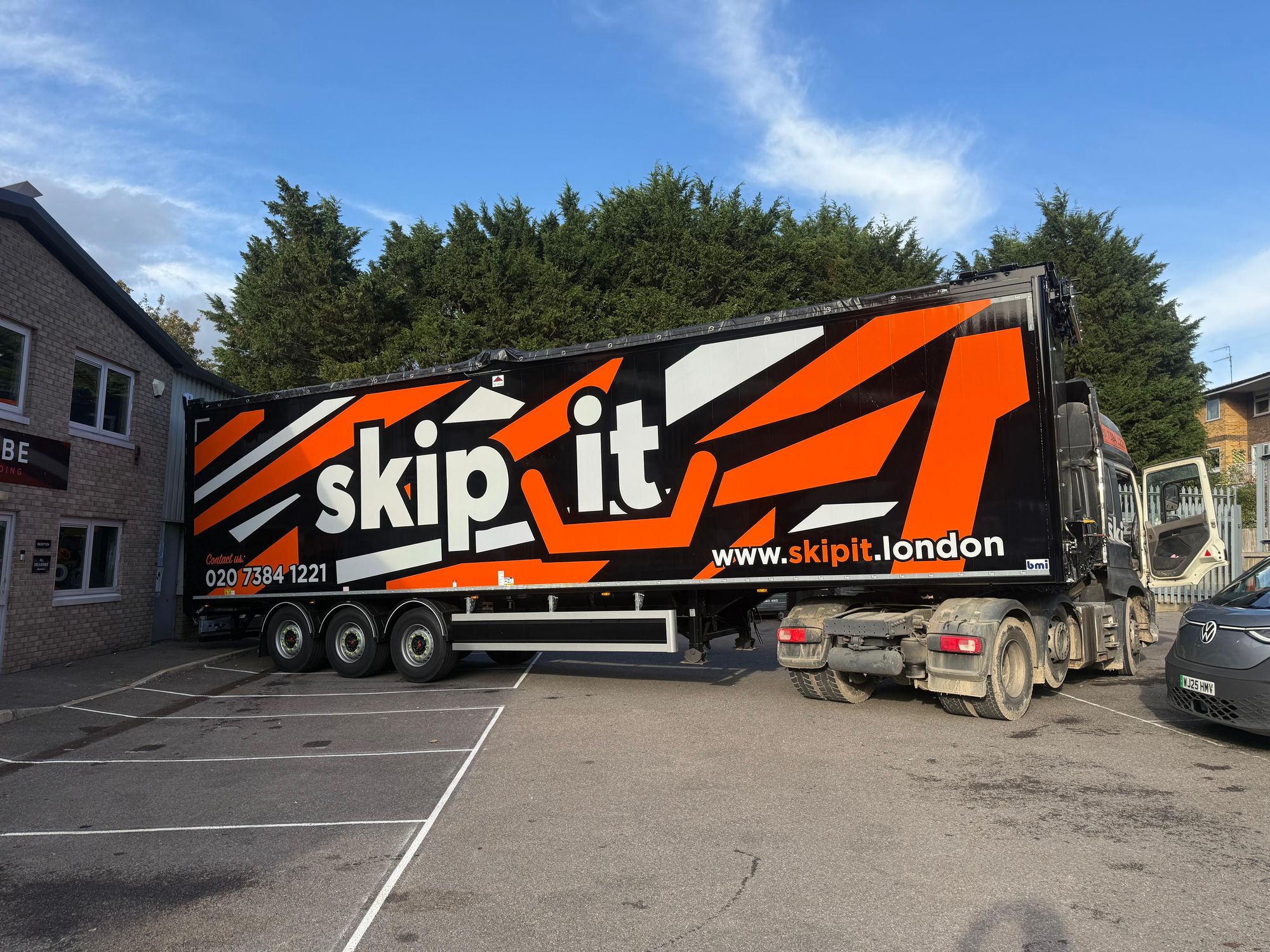Skip It articulated trailer wrap